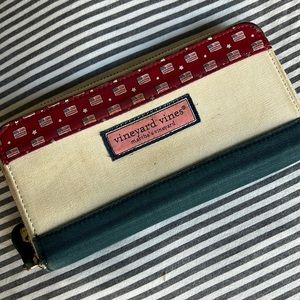 Vineyard vines wallet